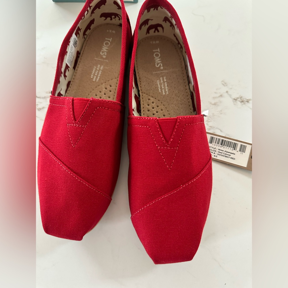 Toms Women's Red Canvas Shoes 8.5 new